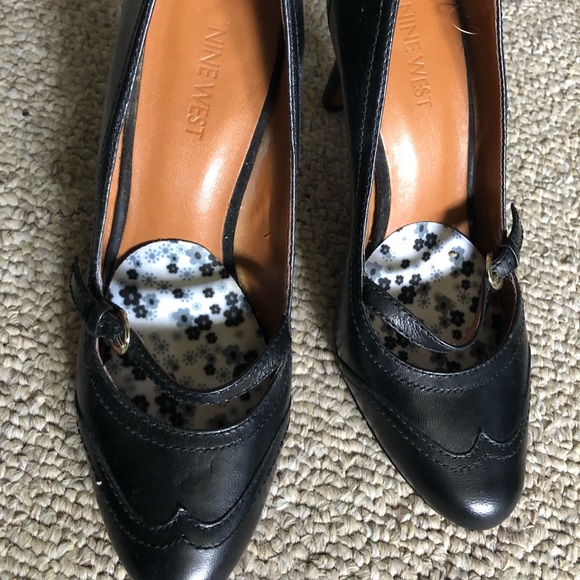 Black Mary Jane heels - Picture 2 of 6